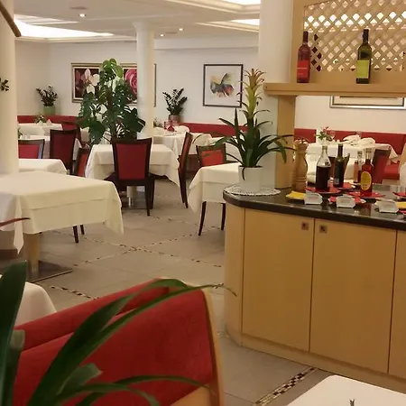 迈克西米利安酒店