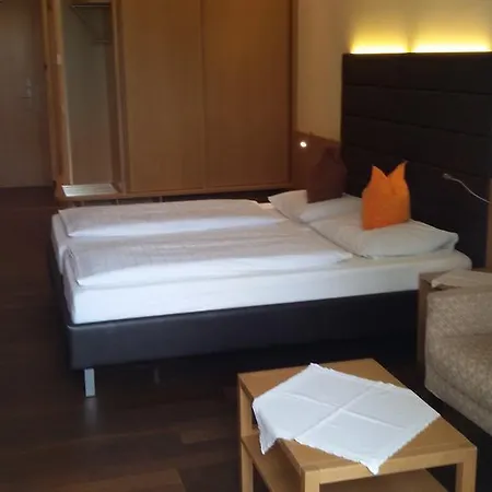 Maximilian Hotel
